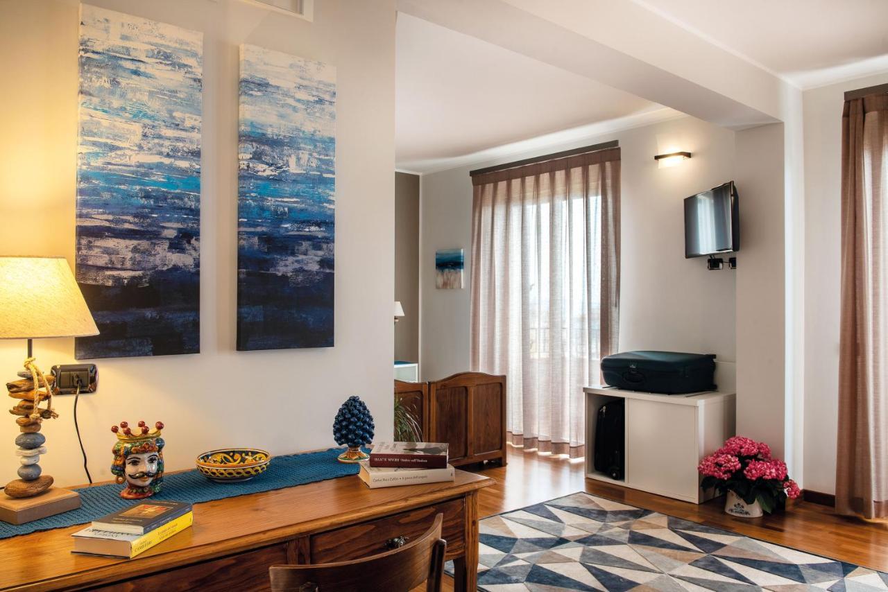 Torrevarata - Guest Rooms Санта-Тереза-ди-Рива Экстерьер фото