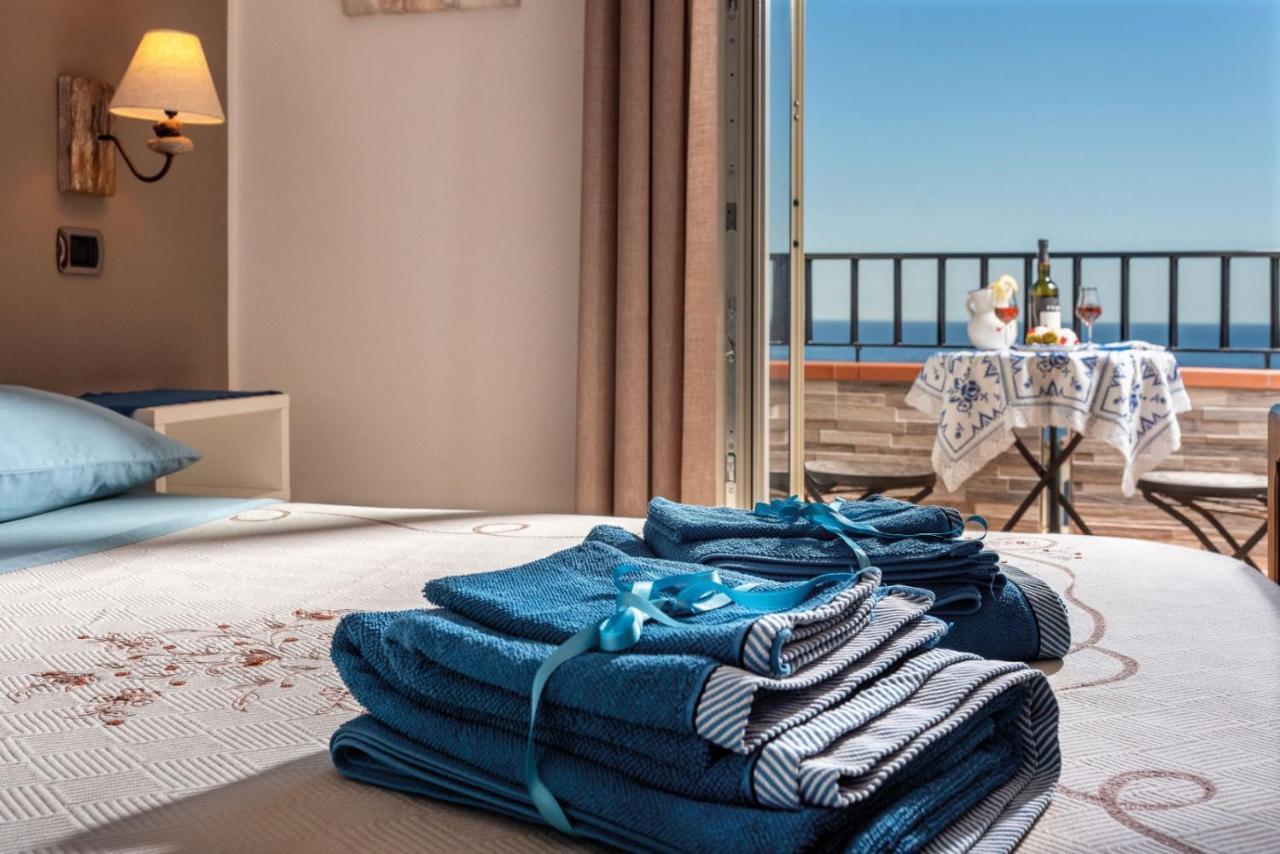Torrevarata - Guest Rooms Санта-Тереза-ди-Рива Экстерьер фото