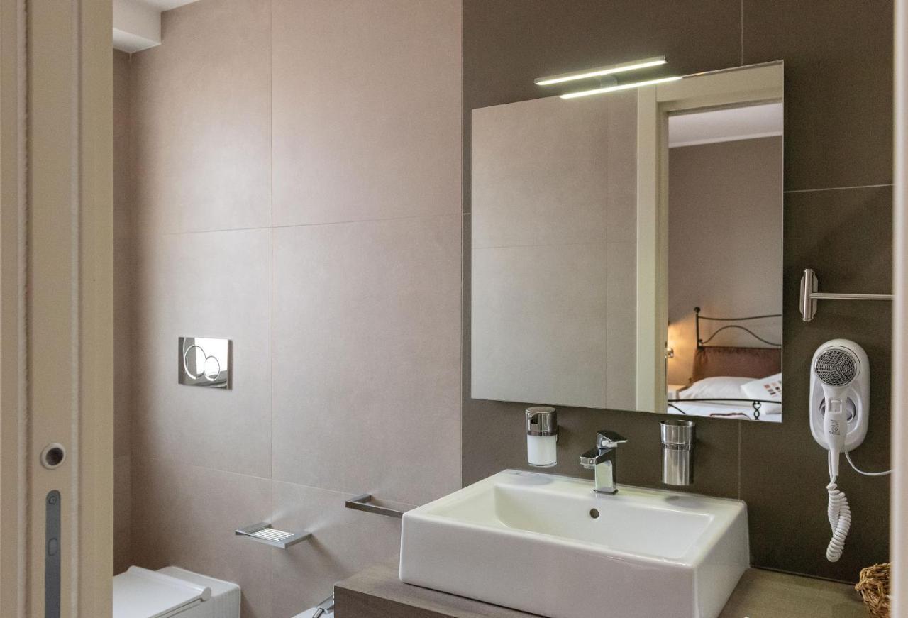 Torrevarata - Guest Rooms Санта-Тереза-ди-Рива Экстерьер фото
